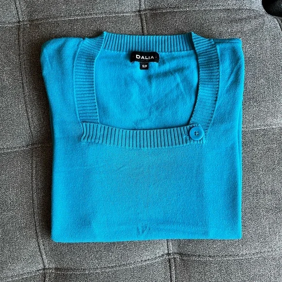 Top - Picture 1 of 3